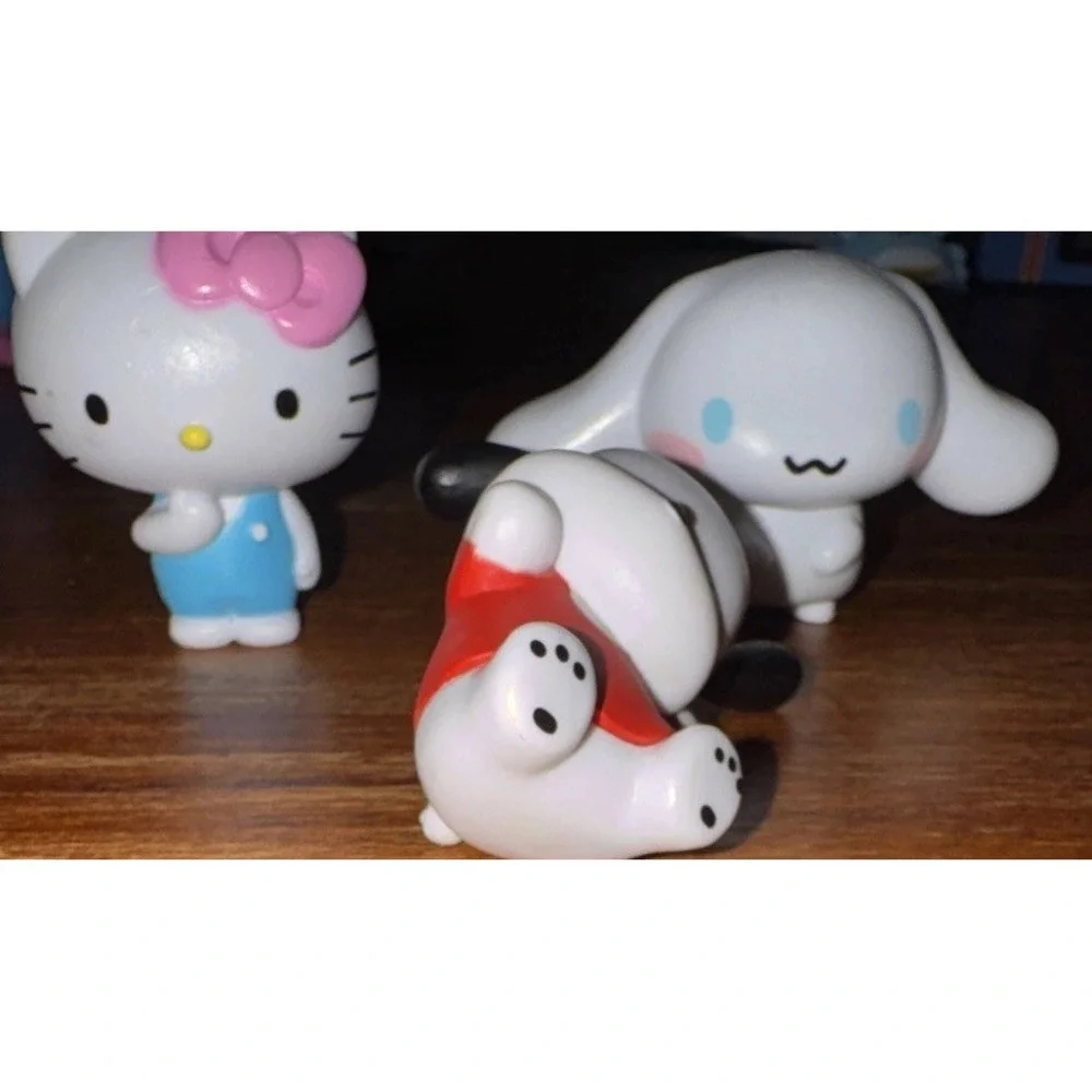 3 Sanrio Characters Hello Kitty, Cinnamoroll,‎ Pochacco Miniature Figures